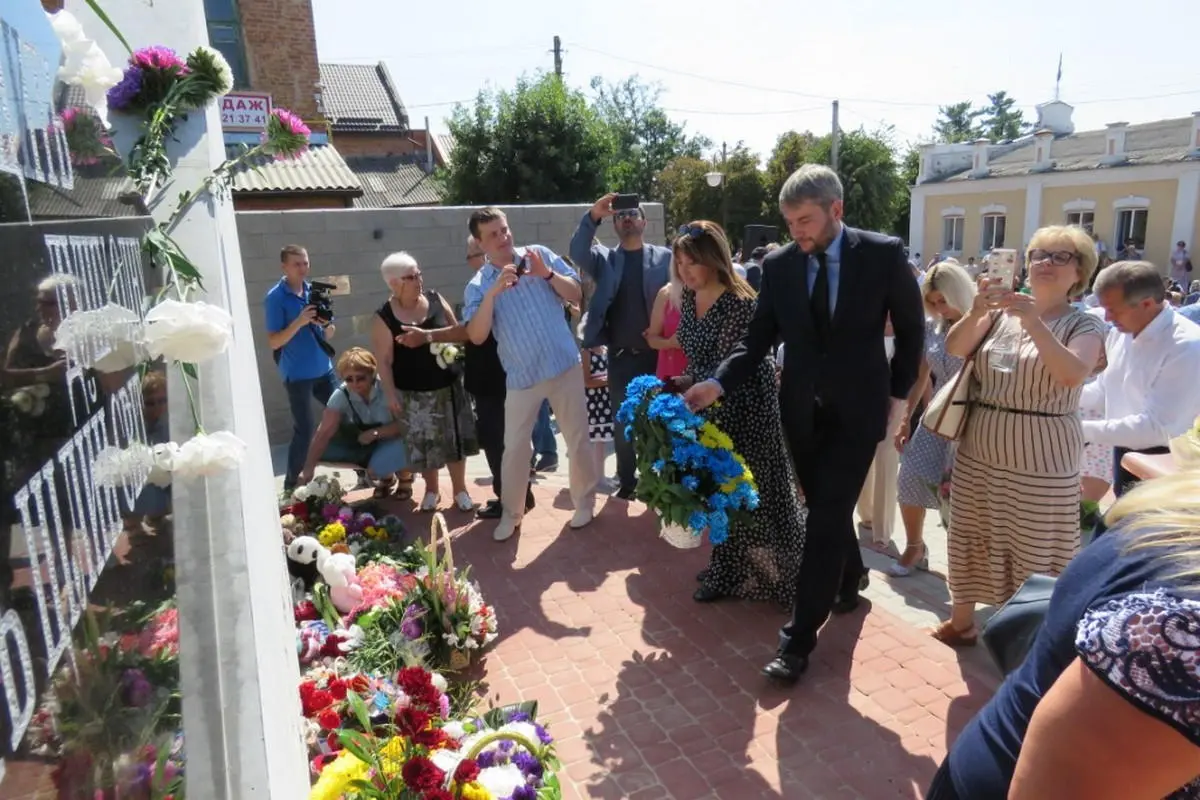 «Кожен, хто нищить душу одну, нищить цілий світ. Кожен, хто рятує душу одну, рятує весь світ»
